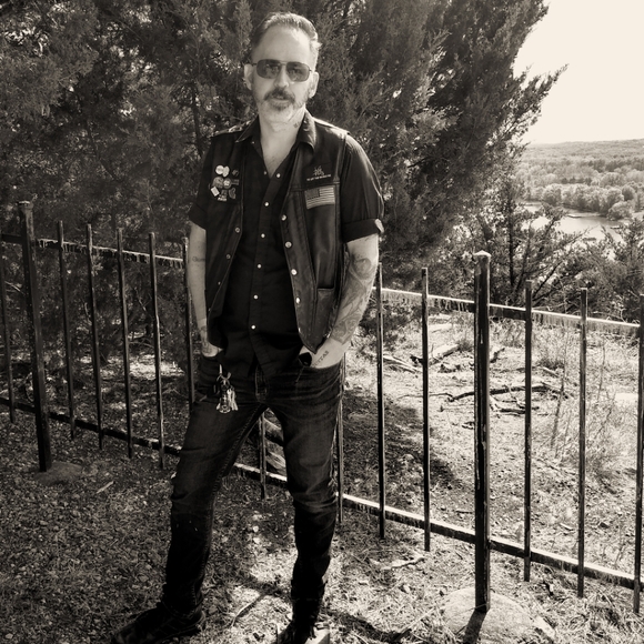 Meet your Posher Mateo - Picture 1 of 2